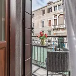 Canaletto Suite Apartment