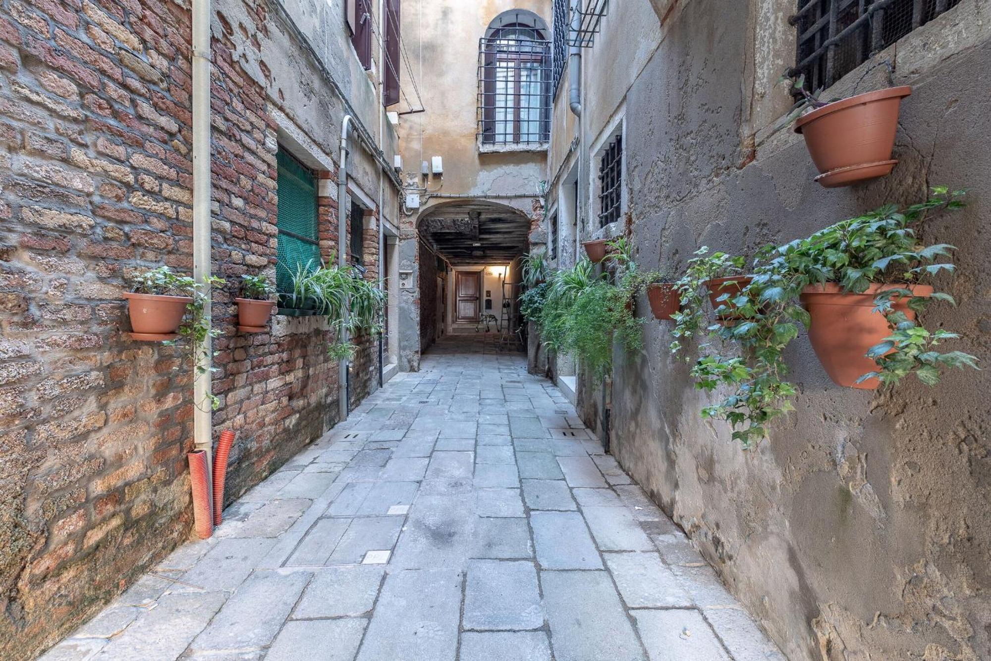 Italian Experience-riva Degli Schiavoni Boutique
